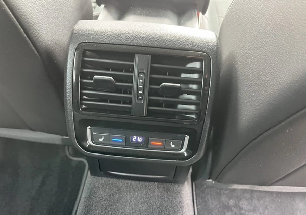 Volkswagen Arteon cena 141500 przebieg: 22000, rok produkcji 2021 z Jelcz-Laskowice małe 379
